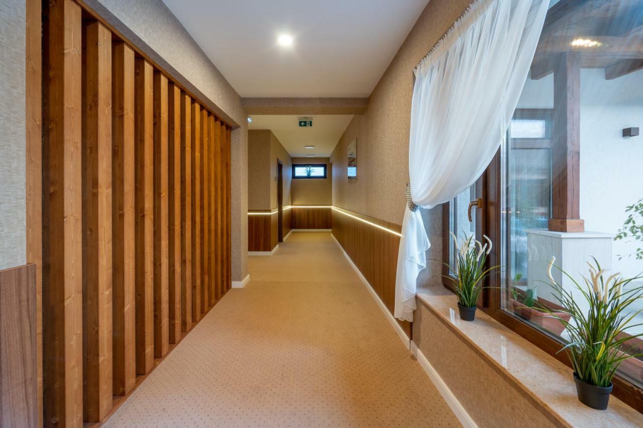 DorEsz Wellness Panzió Ujhartyan Exterior foto